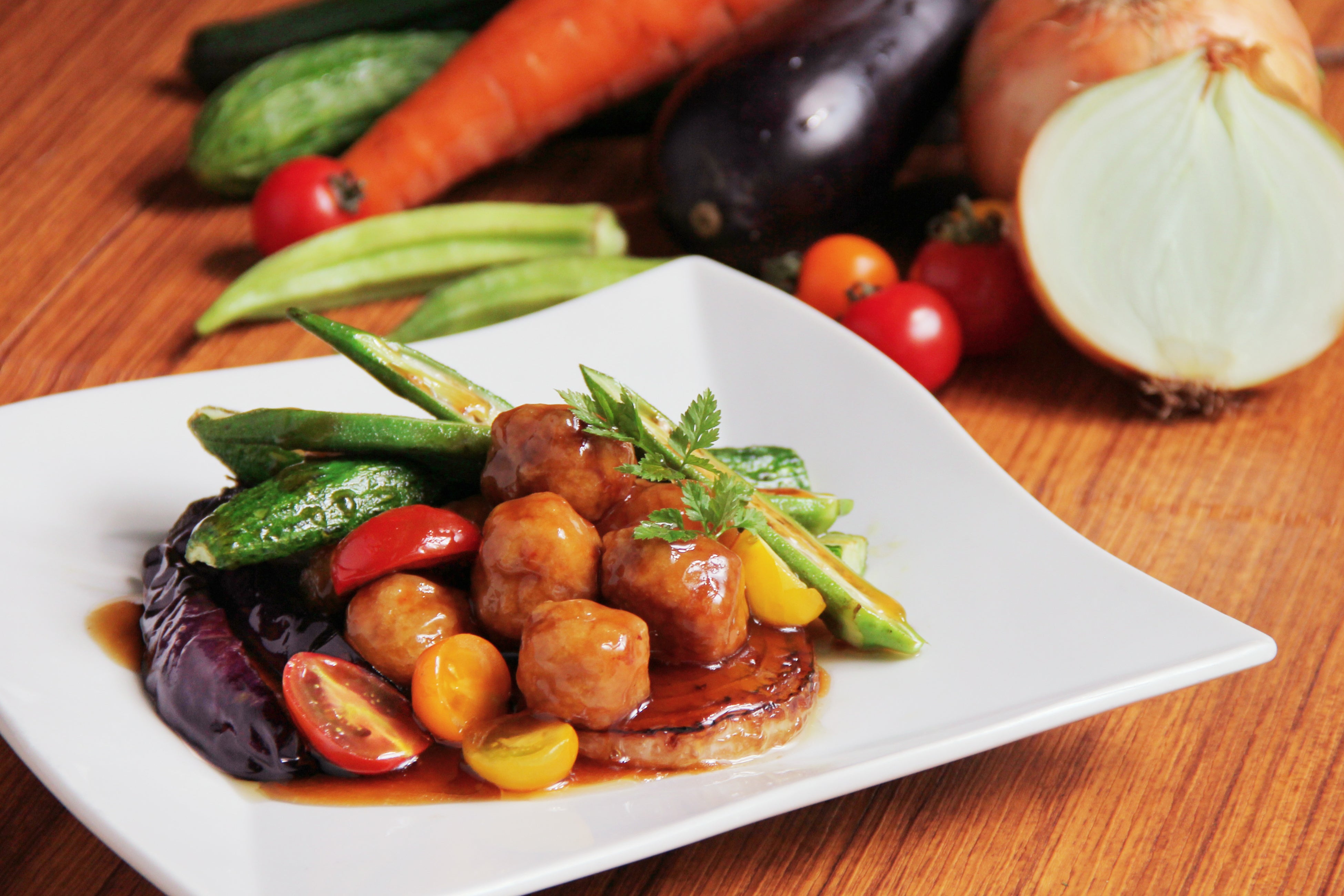 夏野菜の彩り酢豚