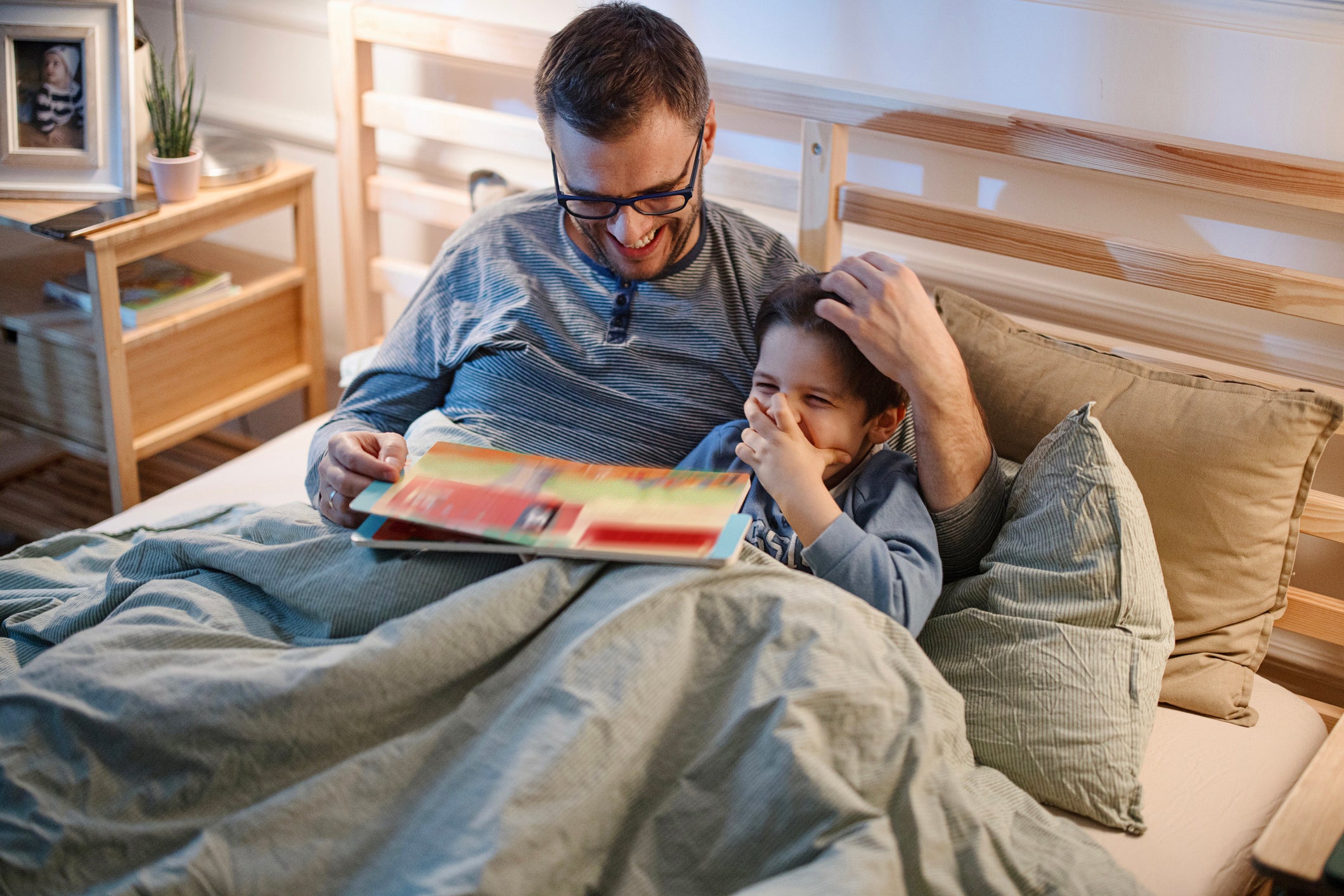 「2022年：男性のワンオペ育児」1367240307,Anchiy,iStock 