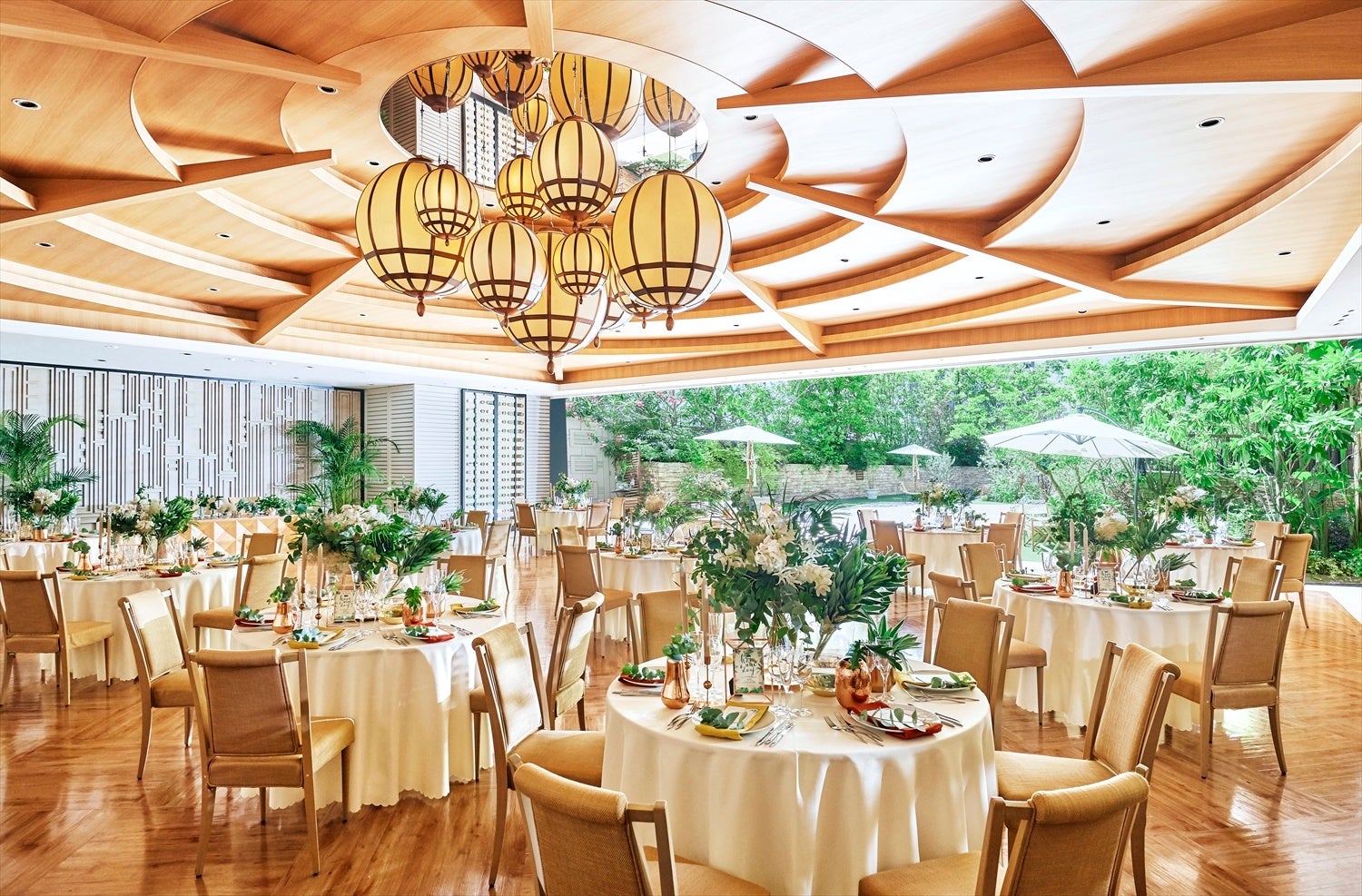  結婚式場「ラピスアジュール」パーティ会場