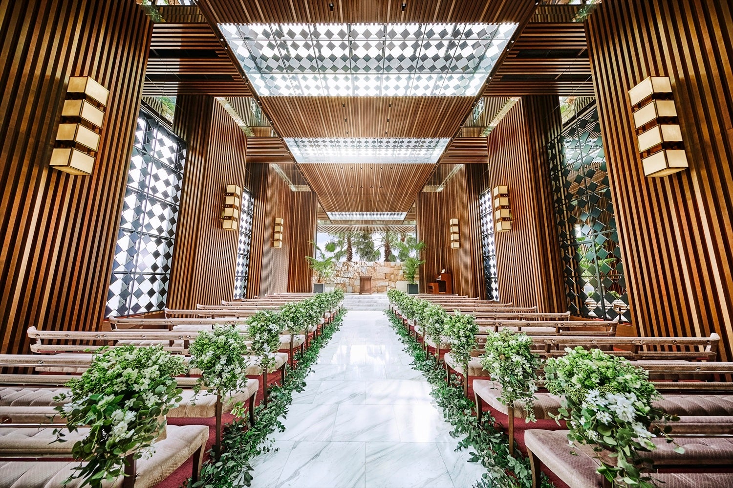  結婚式場「ラピスアジュール」チャペル