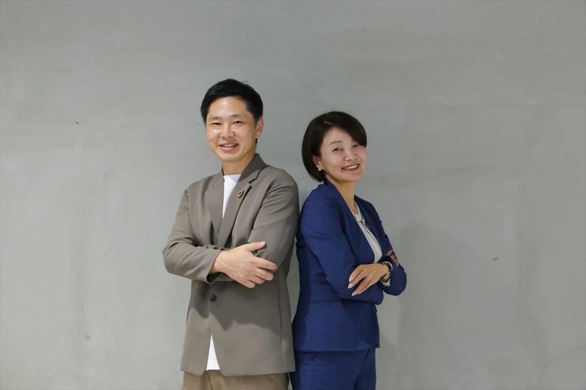 左：be family代表取締役 鈴木龍一・メインカウンセラー 松本留美子