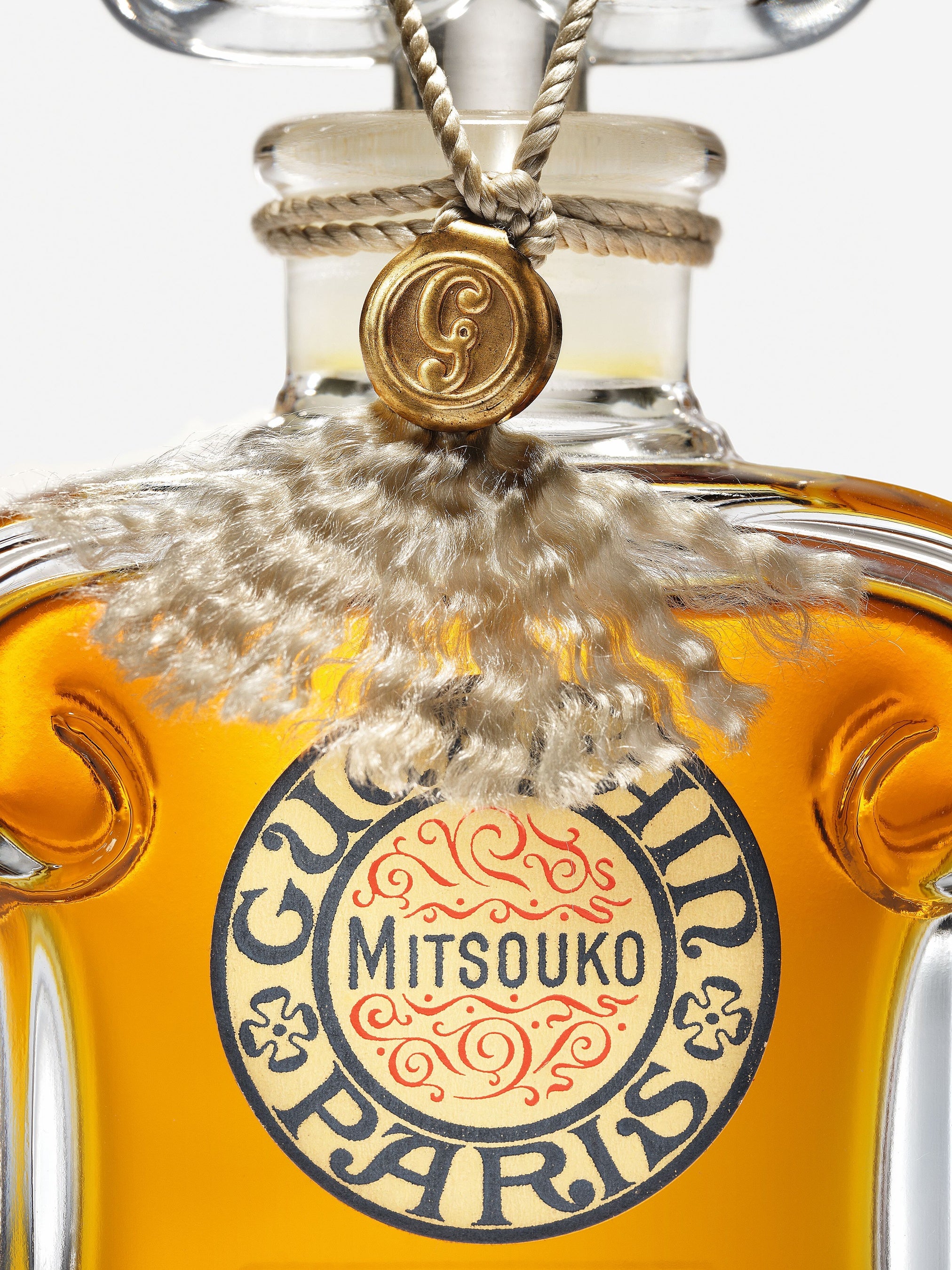 ゲラン】公式書籍「GUERLAIN, VISIONARY SINCE 1828」を発売 | ゲラン