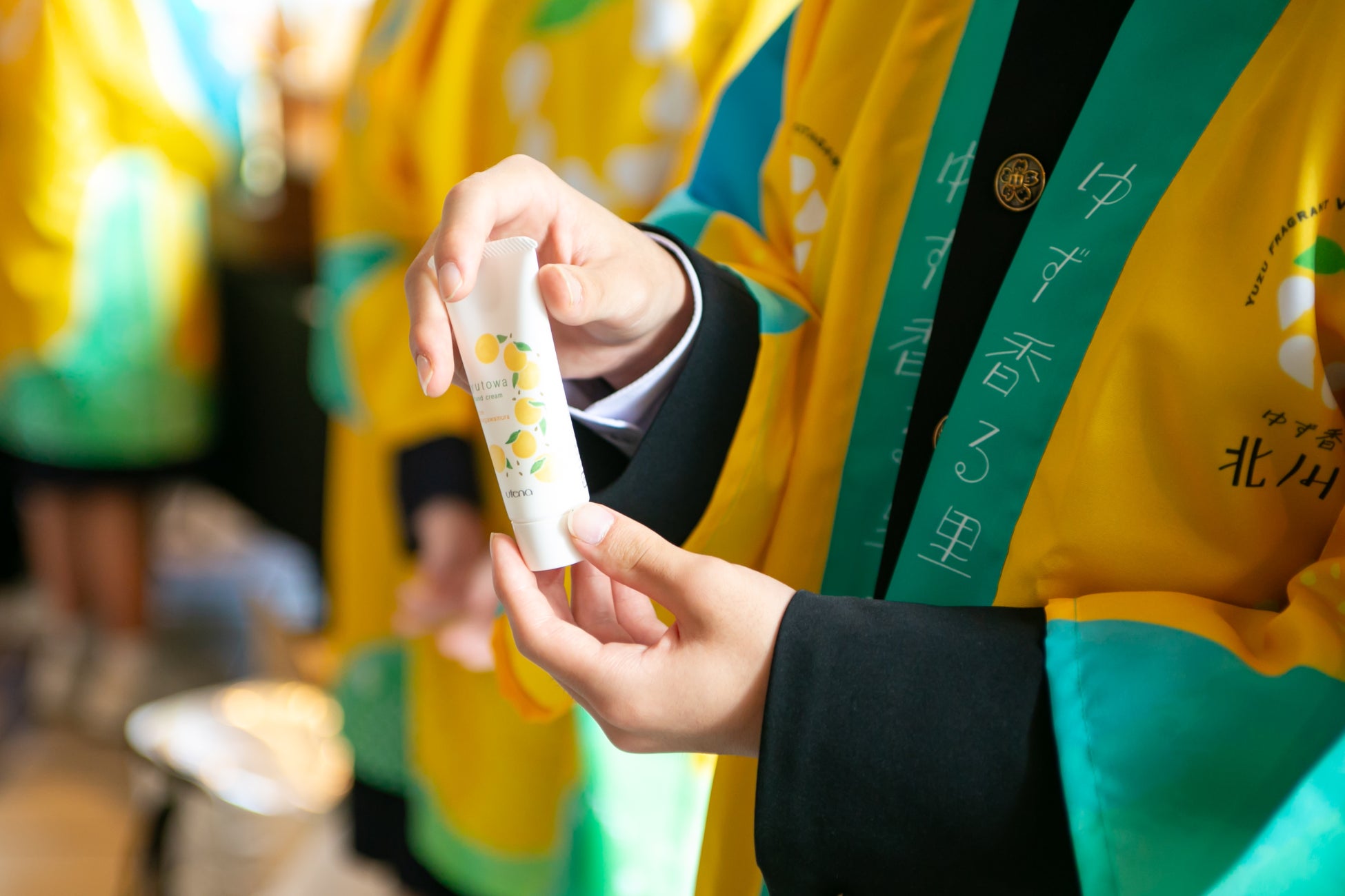 「使ってみてください!」とクイズに答えて いただいた方にハンドクリームをプレゼント。