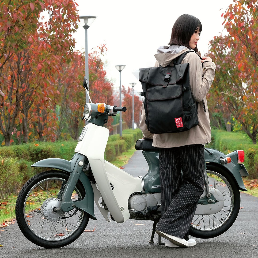 スーパーカブ 世界観を表現した多機能なバイカーズリュックがヴィレヴァンオンラインに登場 ヴィレッジヴァンガードのプレスリリース スーパーカブ 世界観を表現した多機能なバイカーズリュックがヴィレヴァンオンラインに登場 ヴィレッジヴァンガードのプレスリリース