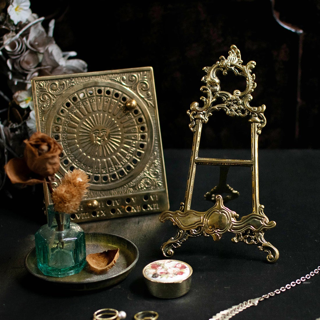 クラシカルなヨーロッパを感じるアンティーク雑貨がヴィレヴァンオンラインに登場 ヴィレッジヴァンガードのプレスリリース クラシカルなヨーロッパを感じるアンティーク雑貨がヴィレヴァンオンラインに登場 ヴィレッジヴァンガードのプレスリリース