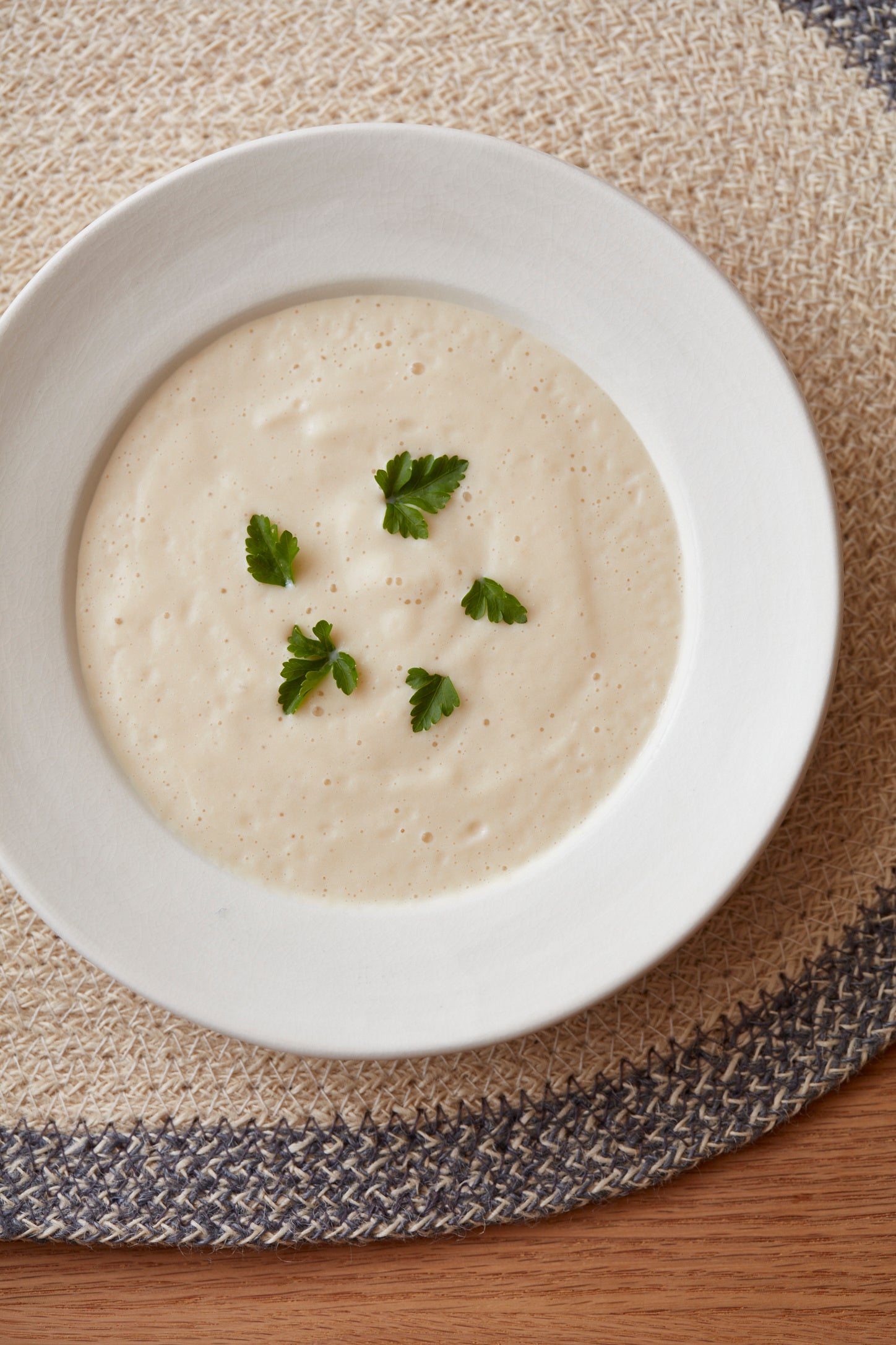 酒かすでコクのある風味に「カリフラワーの酒かす豆乳ポタージュ」