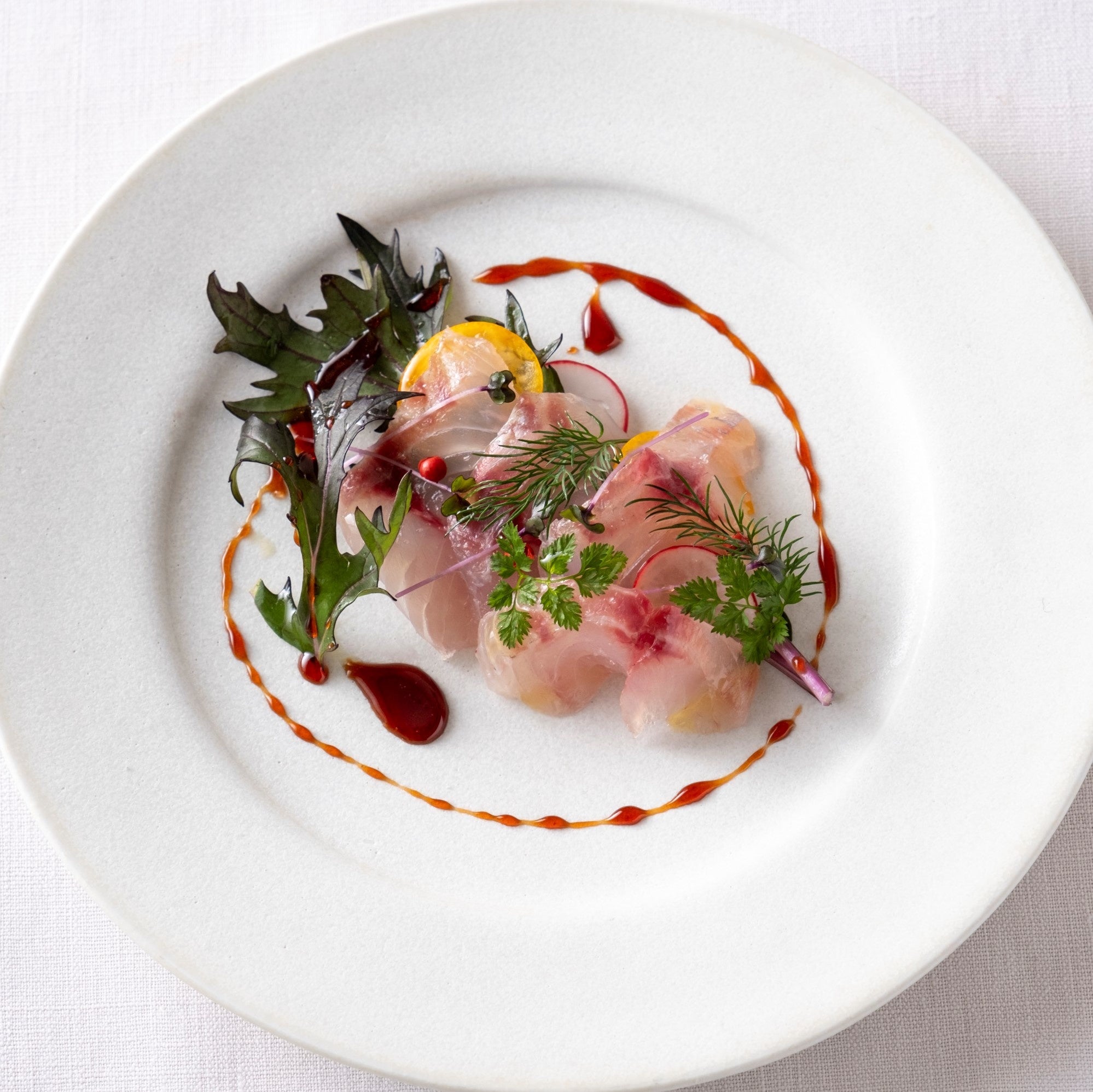 焦がしはちみつと赤ワインビネガーのカルパッチョ