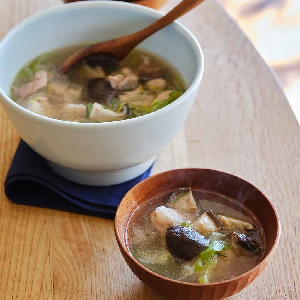 戻し汁もおいしい　干ししいたけと鶏肉のスープ煮