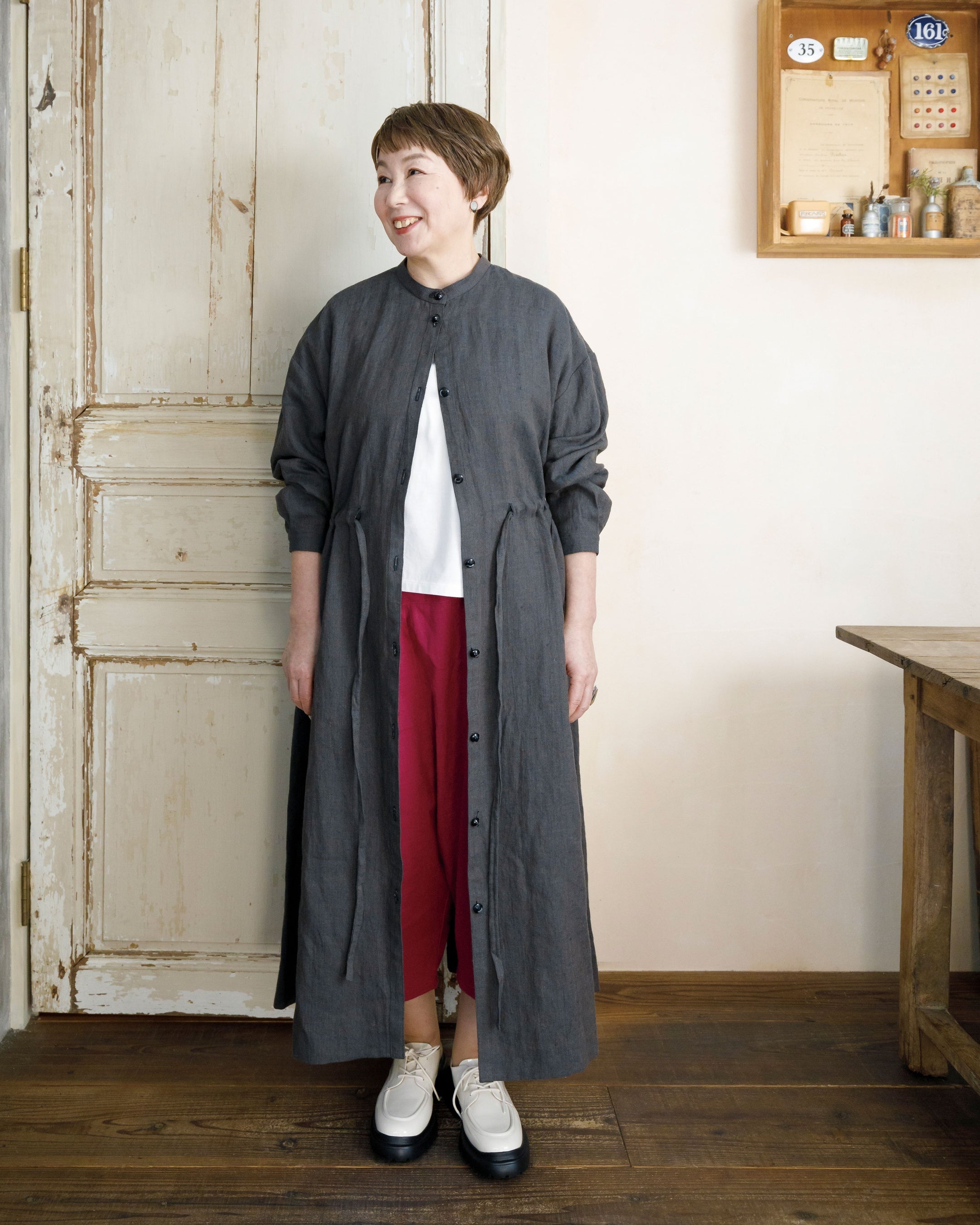 前を開けてコートとして