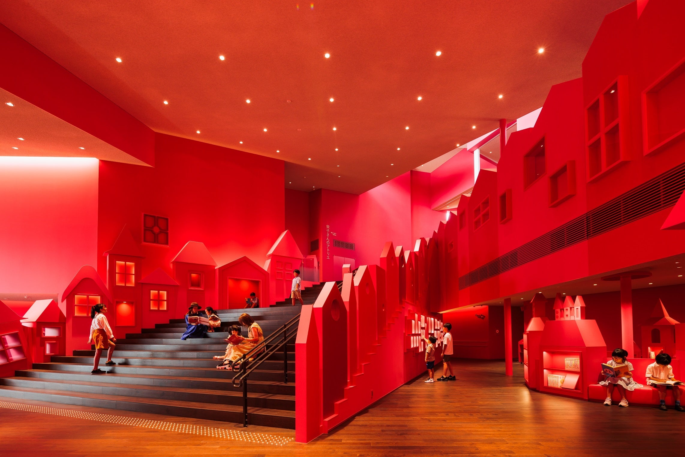 写真提供：魔法の文学館