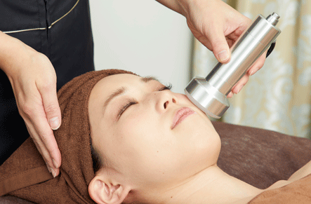 フェイシャル施術イメージ