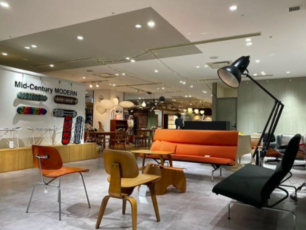 ミッドセンチュリーのヴィンテージ家具、「Mid-Century MODERN」に