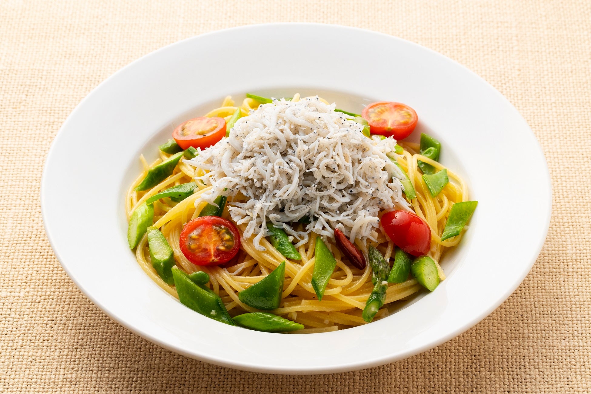 「淡路島産釜揚げシラスたっぷり春野菜のペペロンチーノ」