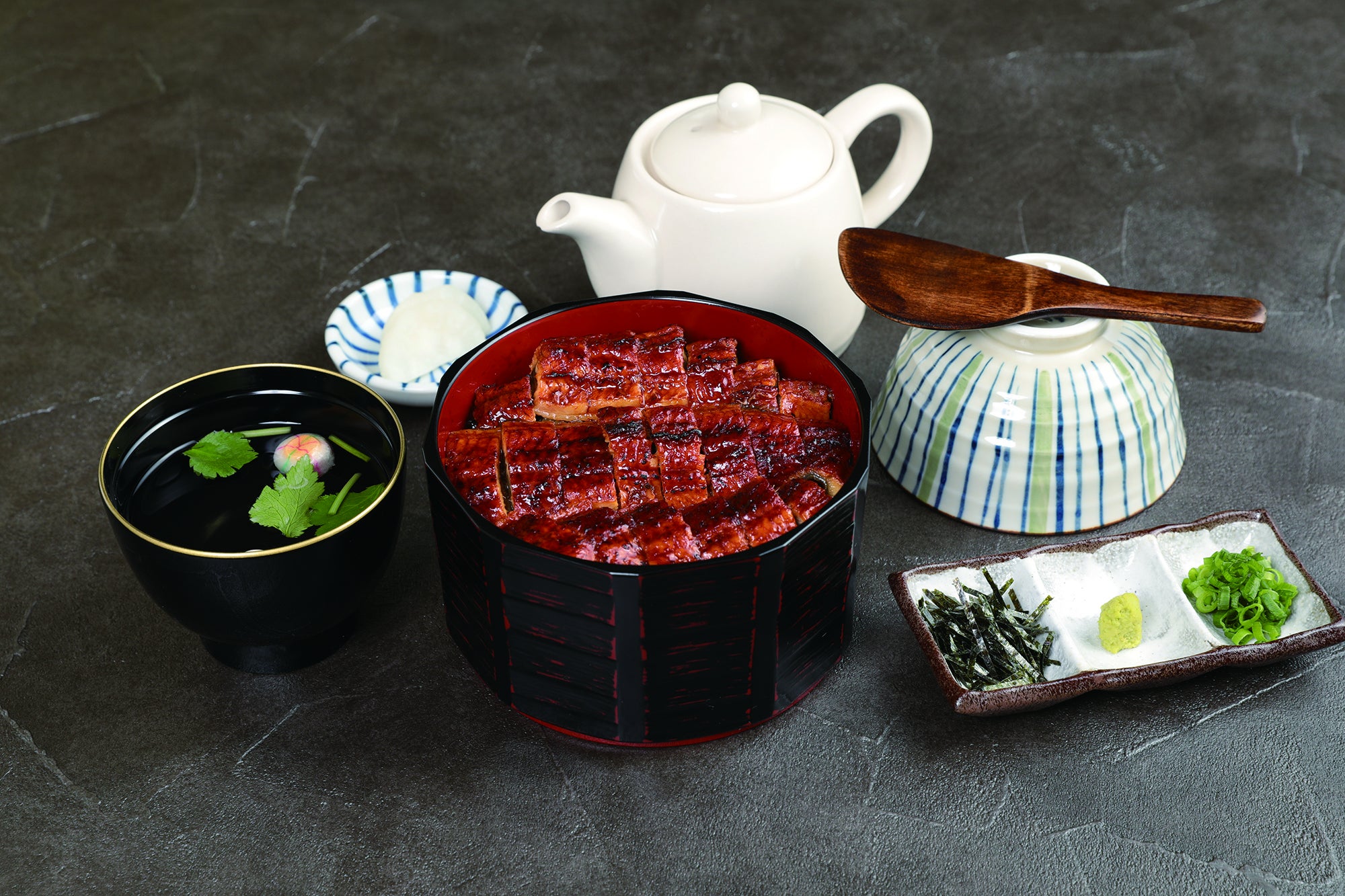 鰻処かぐらのひつまぶし」