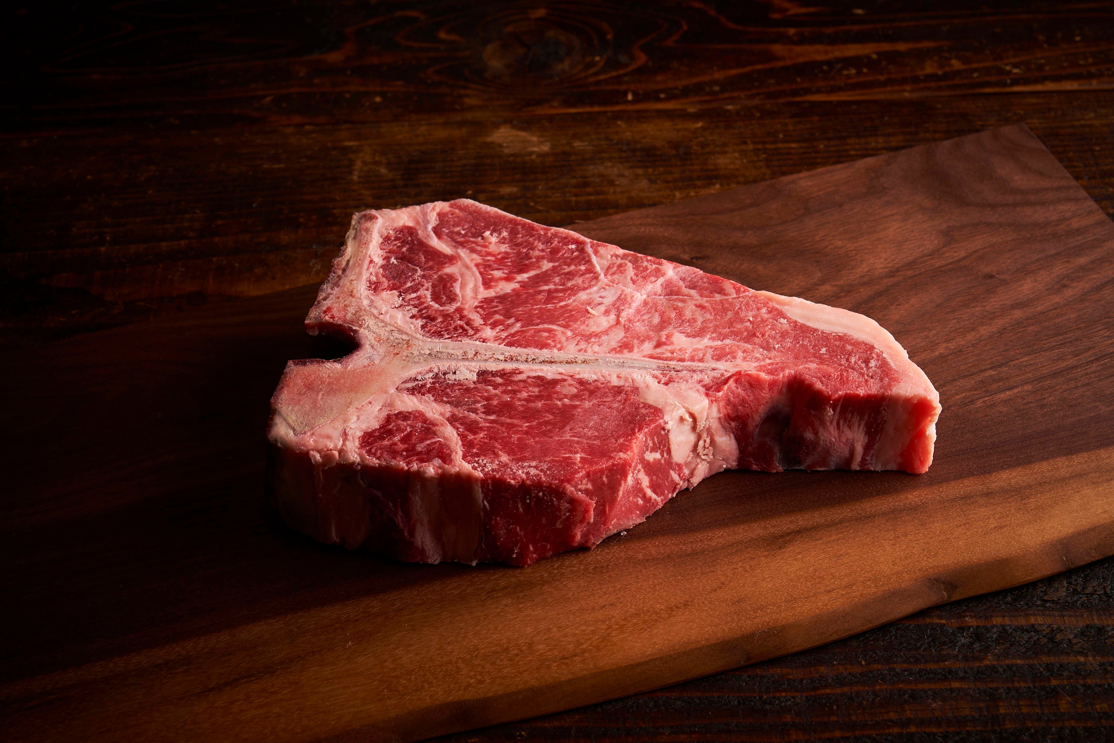 ウルフギャング・ステーキハウス」熟成肉など精肉販売をスタート