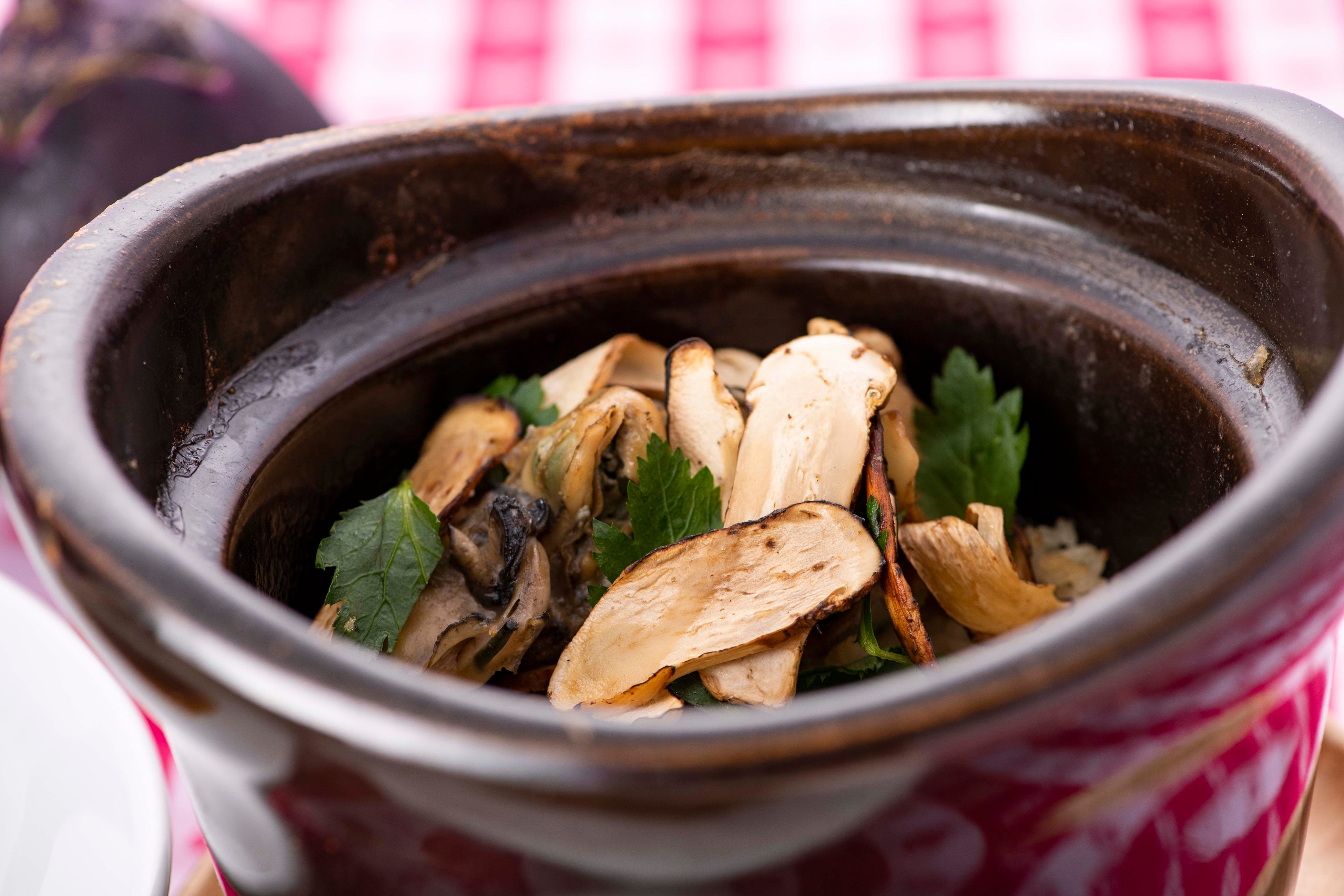 焼き松茸と牡蠣の炊き込みご飯」