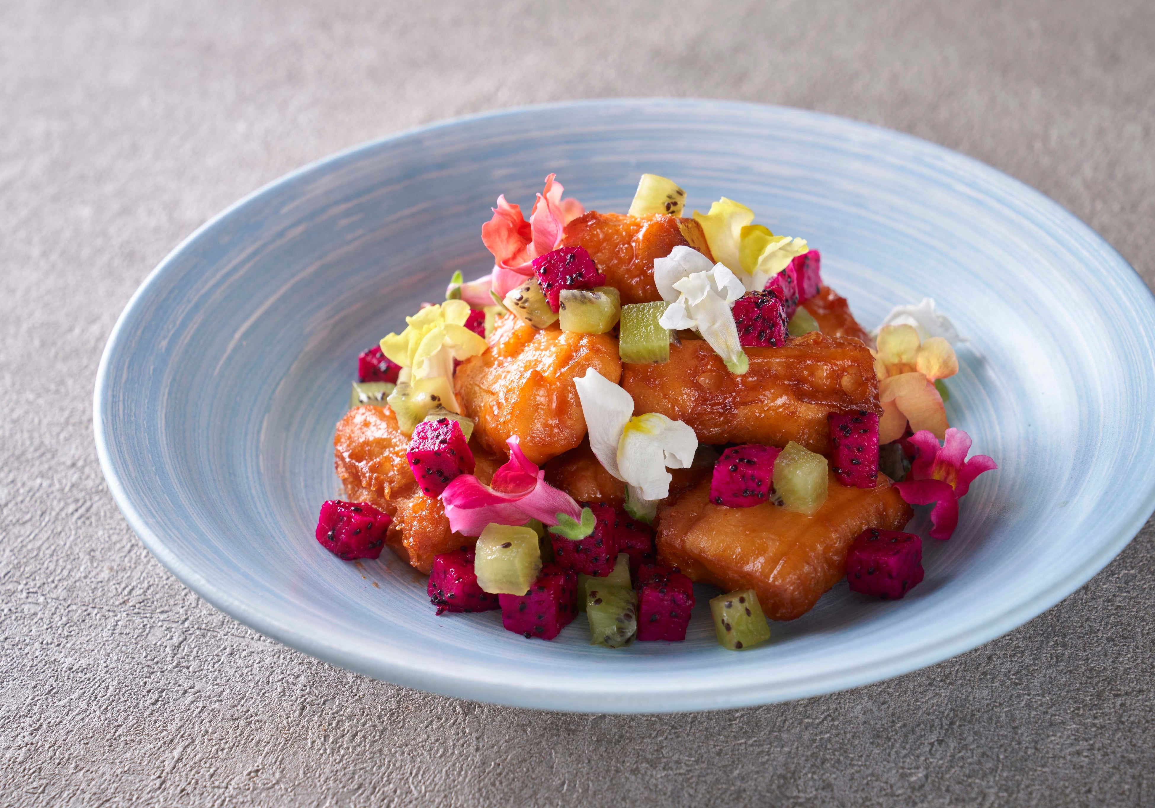 揚げパンと海老すり身の甘酢炒め