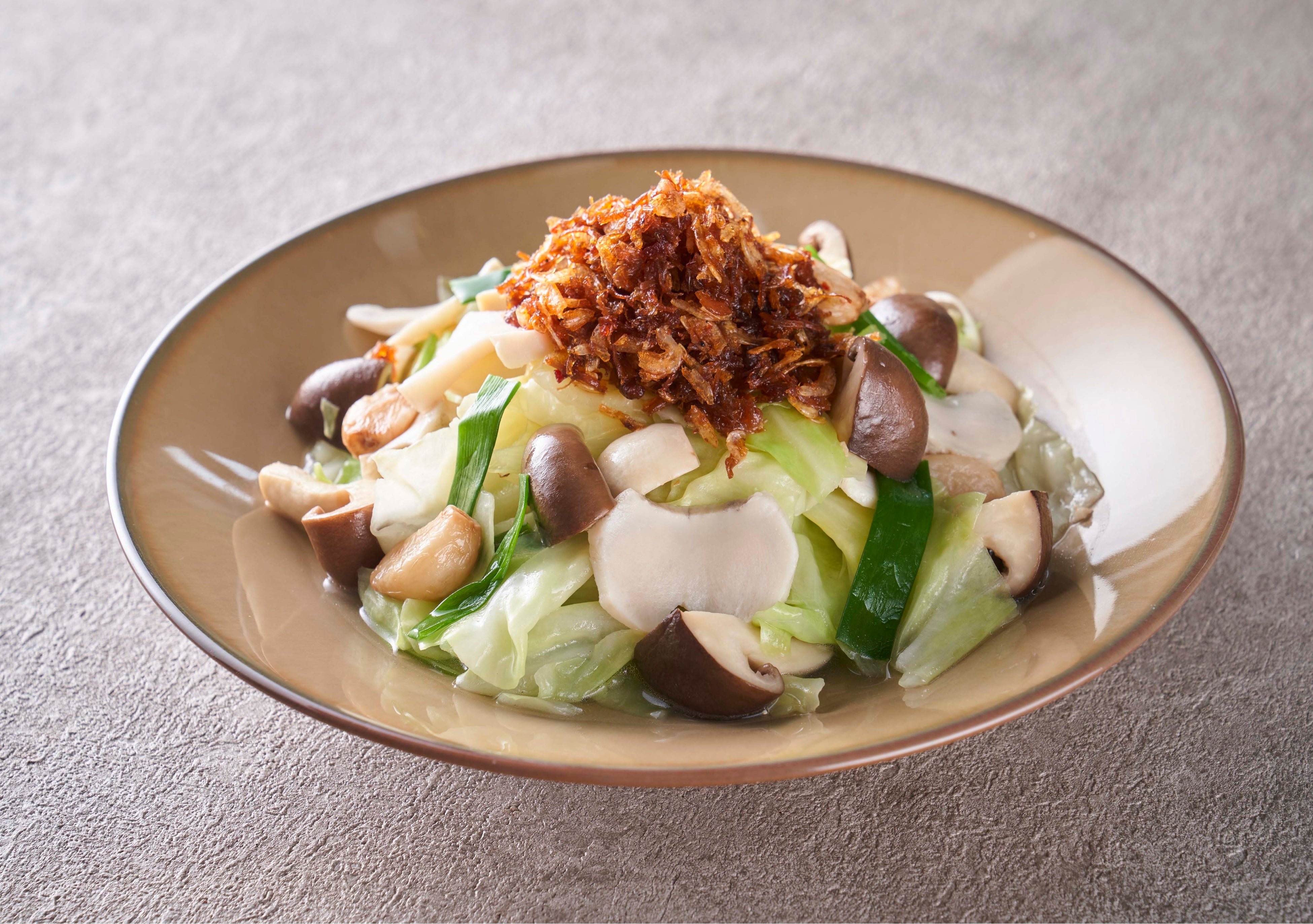 キャベツと干しエビとロコ貝の炒め物