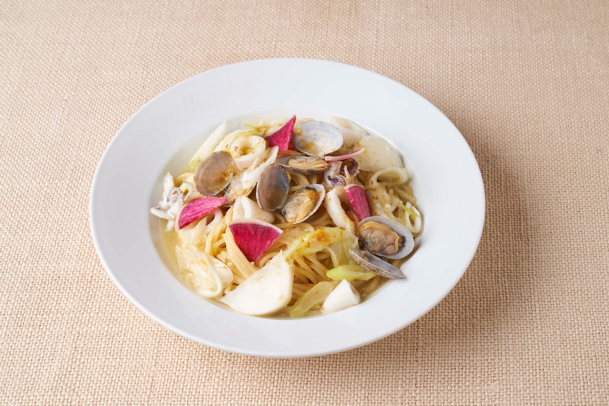 「冬野菜と魚介のポタージュ仕立て」