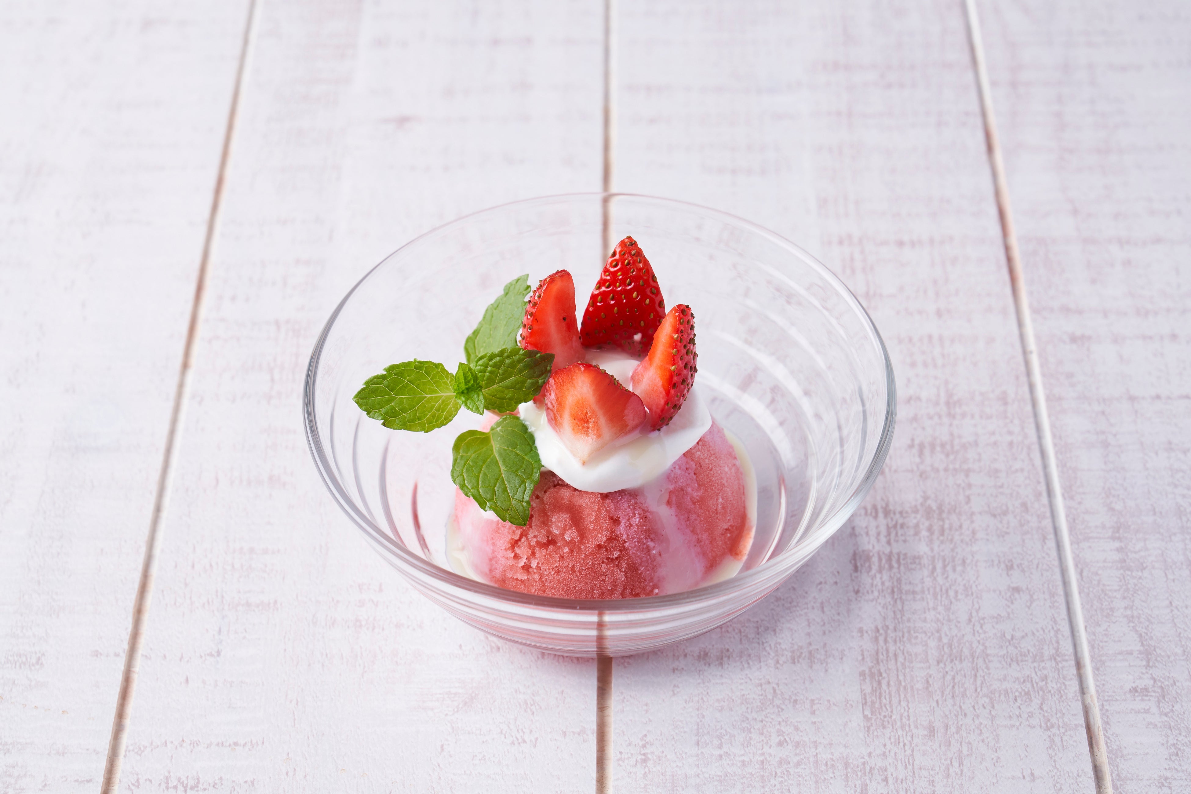  「あまおうジェラート ミルクがけ」