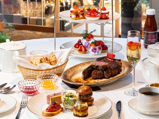 「ウルフギャング・ステーキハウス」福岡店「アフタヌーンティーセット ストロベリーVer.」 「ウルフギャング・ステーキハウス」福岡店「アフタヌーンティーセット ストロベリーVer.」