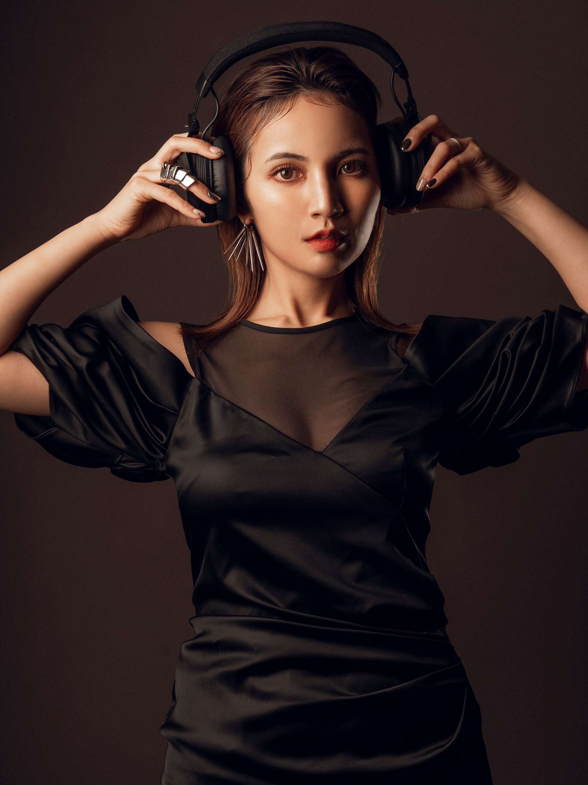 アメリカンレストラン「ハードロックカフェ」東京店限定 DJ Cellyコラボレーショングッズ第2弾を販売、発売を記念したチャリティDJイベントを開催