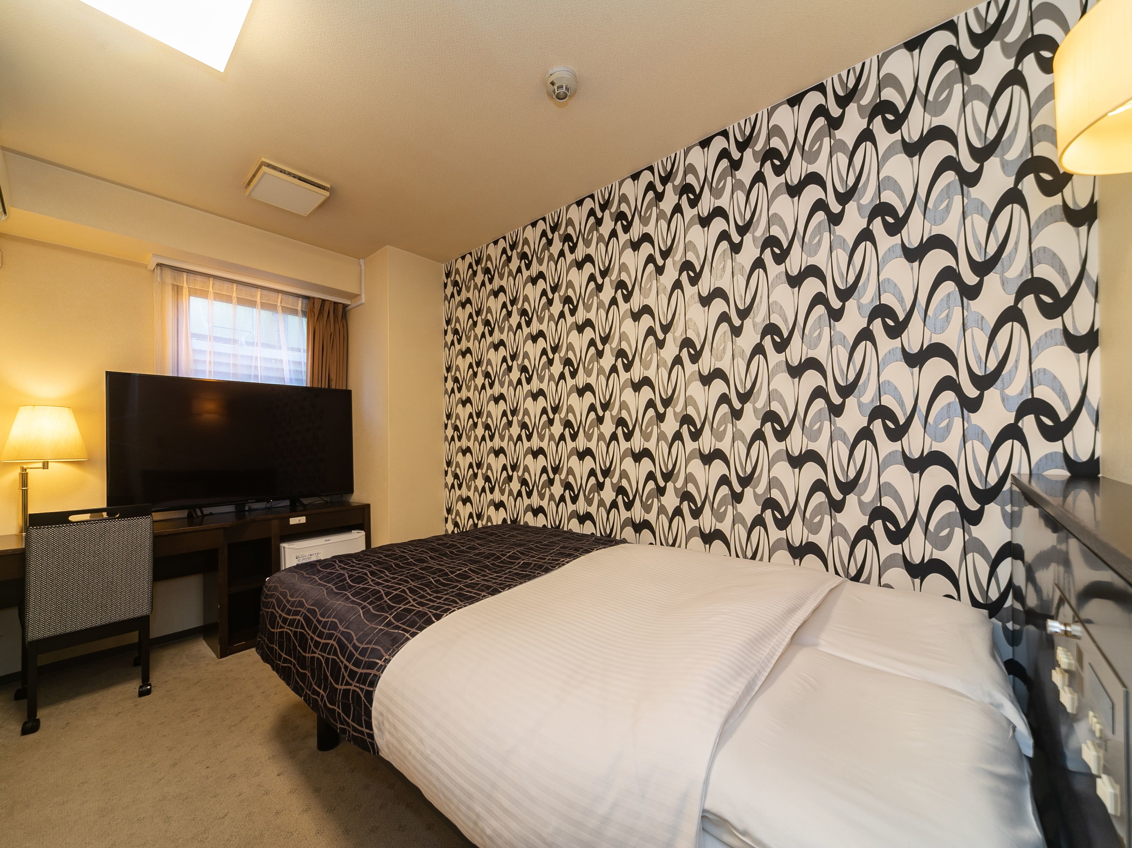 アパホテル〈大阪門真市駅前〉セミダブルルーム