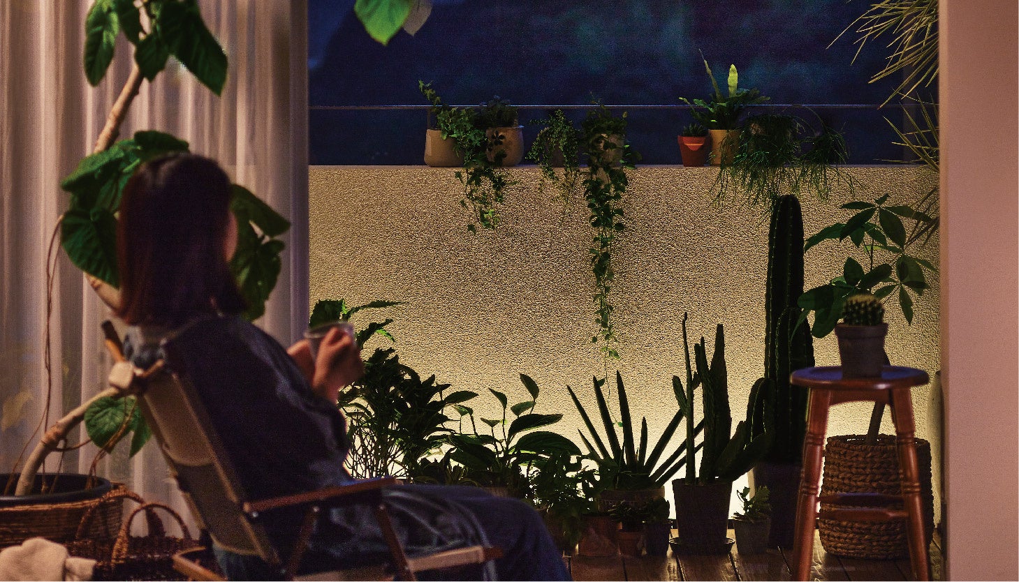 『憩いのひかり』使い方：室内からの眺めを演出