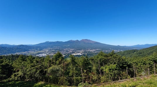 【佐久平ハイウェイオアシス「パラダ」】数十年ぶりに山頂展望台を完全改修!浅間山の雄大な裾野を一望する「天空の木製展望デッキ」としてリニューアルオープン 【佐久平ハイウェイオアシス「パラダ」】数十年ぶりに山頂展望台を完全改修!浅間山の雄大な裾野を一望する「天空の木製展望デッキ」としてリニューアルオープン