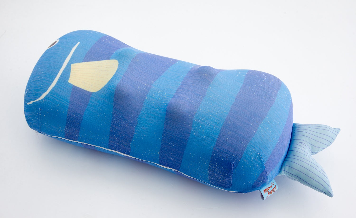 冷感ツボ押しクッション サカナ