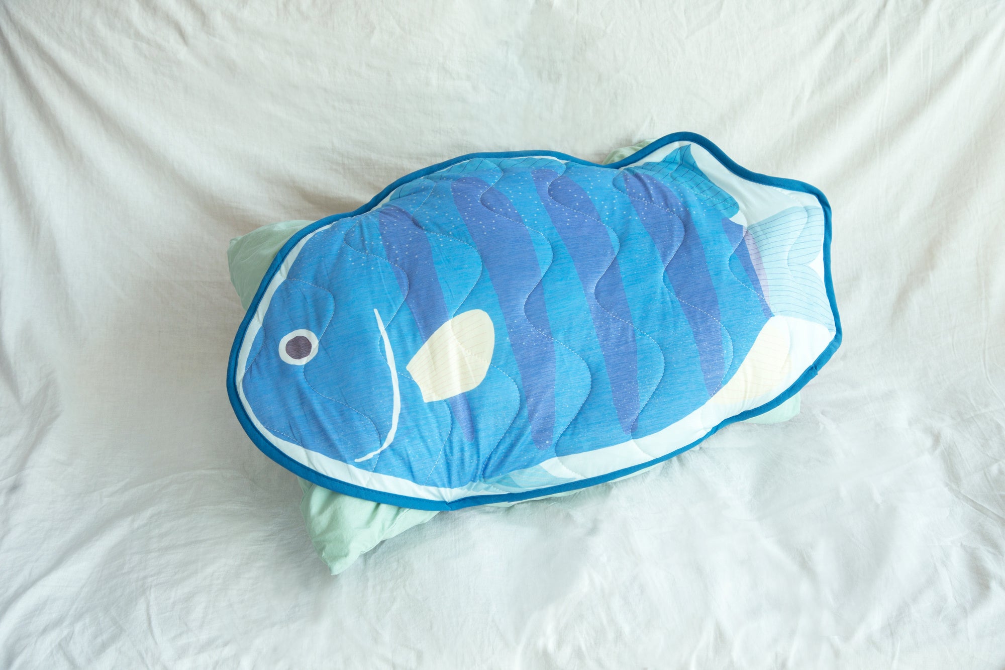 ダイカット冷感敷きパッドS サカナ