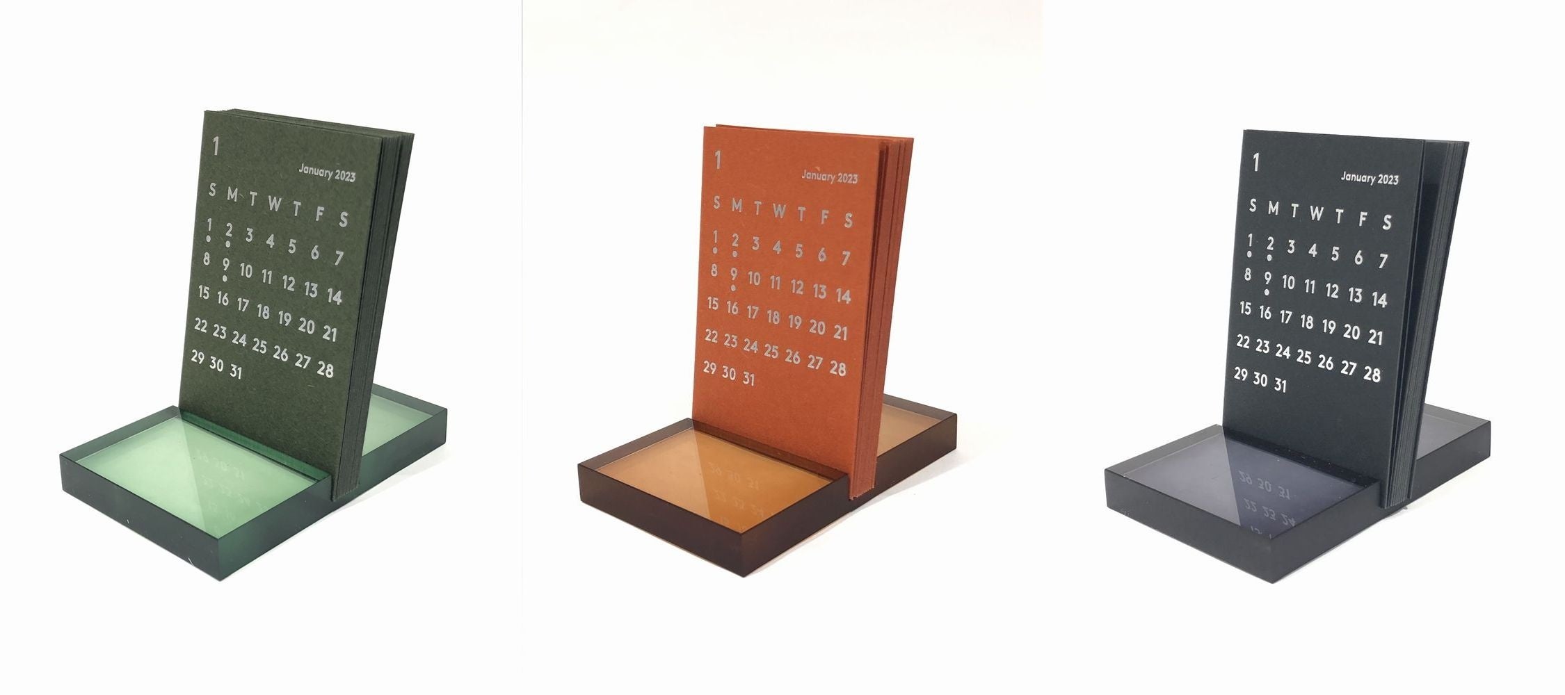 CLARA(クララ) デスクカレンダー　左からオリーブ、オレンジ、ブラック