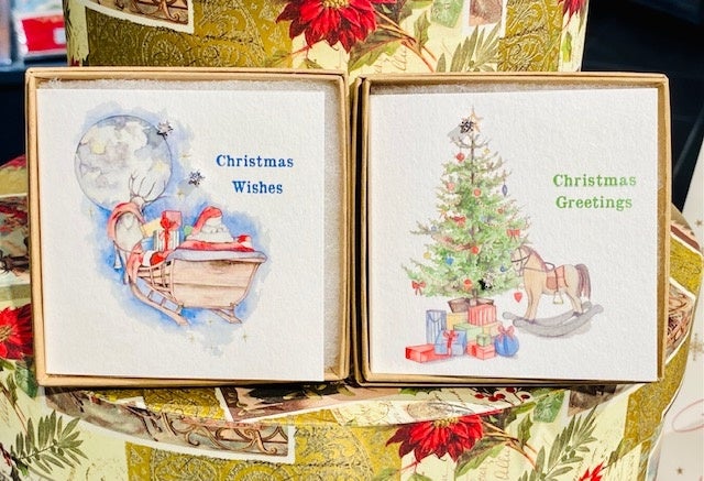 左からメリークリスマス、クリスマスツリー