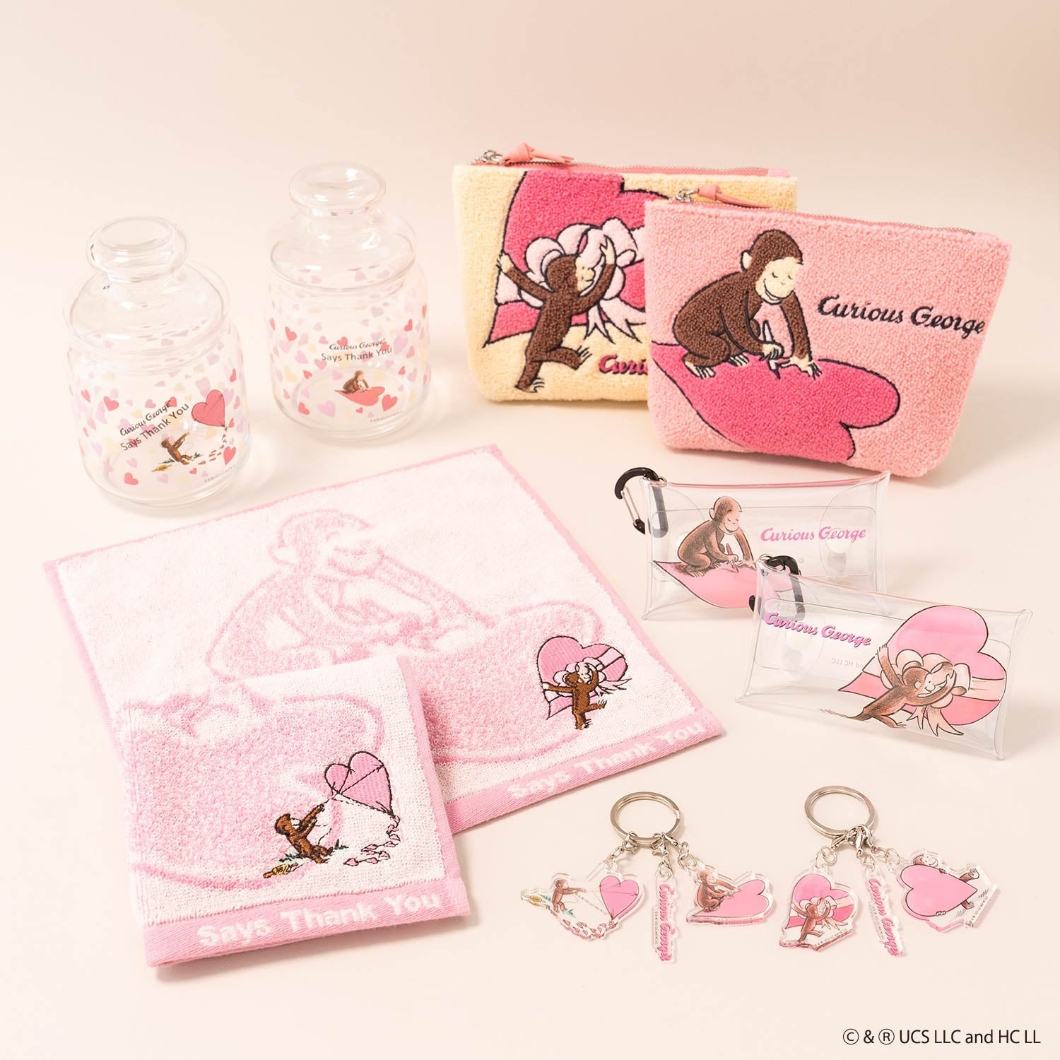 (左上から時計回りに)ガラスキャニスター、サガラポーチ、クリアマルチケース、3連アクリルキーホルダー、タオルハンカチ)