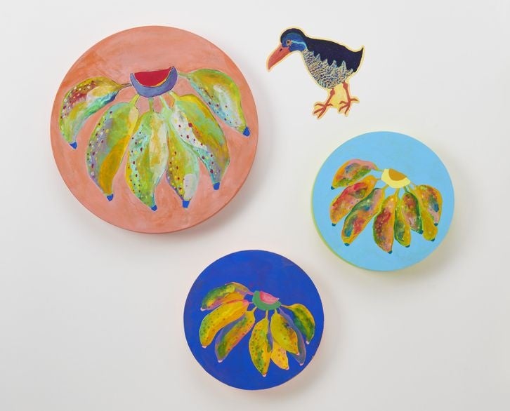 アーティスト「WEGU WAZOUSKI」の作品も販売