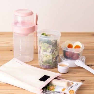 サラダボトル使用シーン