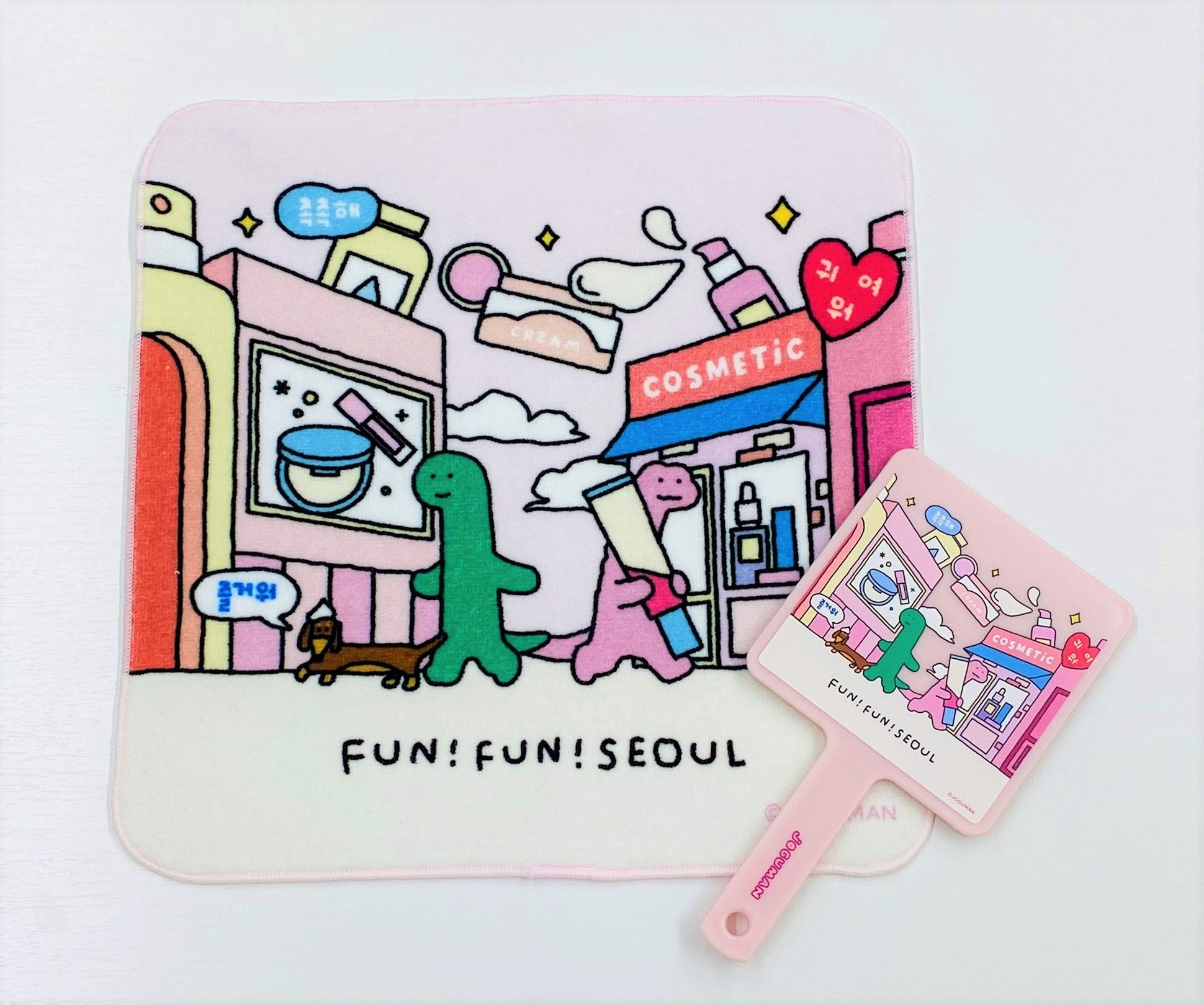 左からミニタオル、ミラー(どちらもロフト限定)