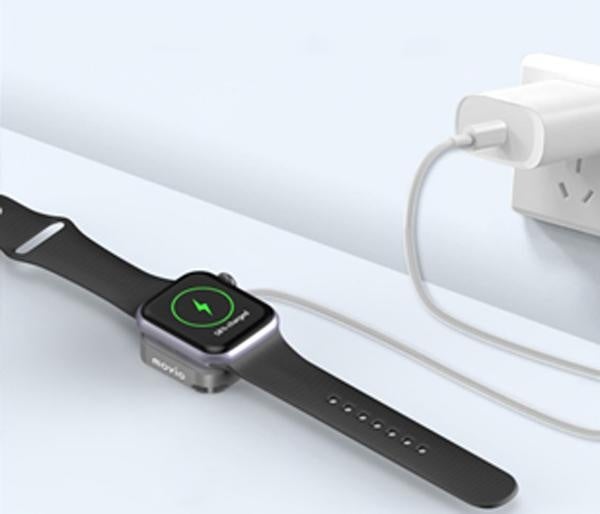 movio(モヴィオ) 携帯用ワイヤレス充電器　使用イメージ