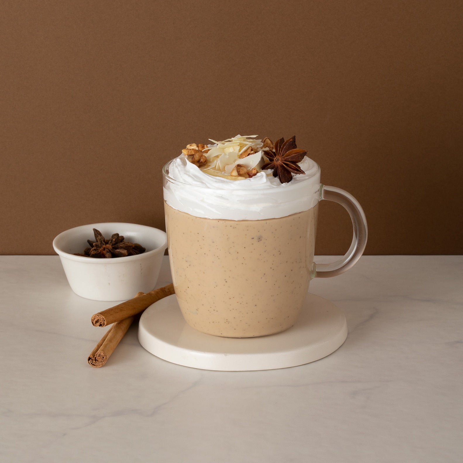 ホットチョコレートチャイ (イートイン640円／テイクアウト630円)