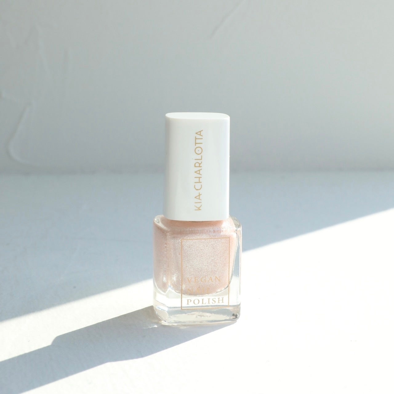 キア シャルロッタ ヴィーガンネイルカラー Moonlight(シルバーローズ)