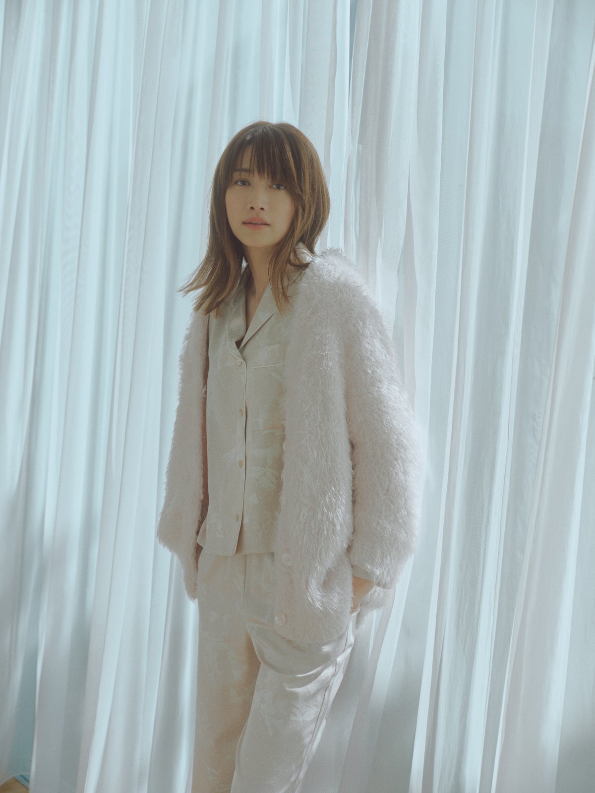 カーディガンPNK・シャツパンツ共にPBEG