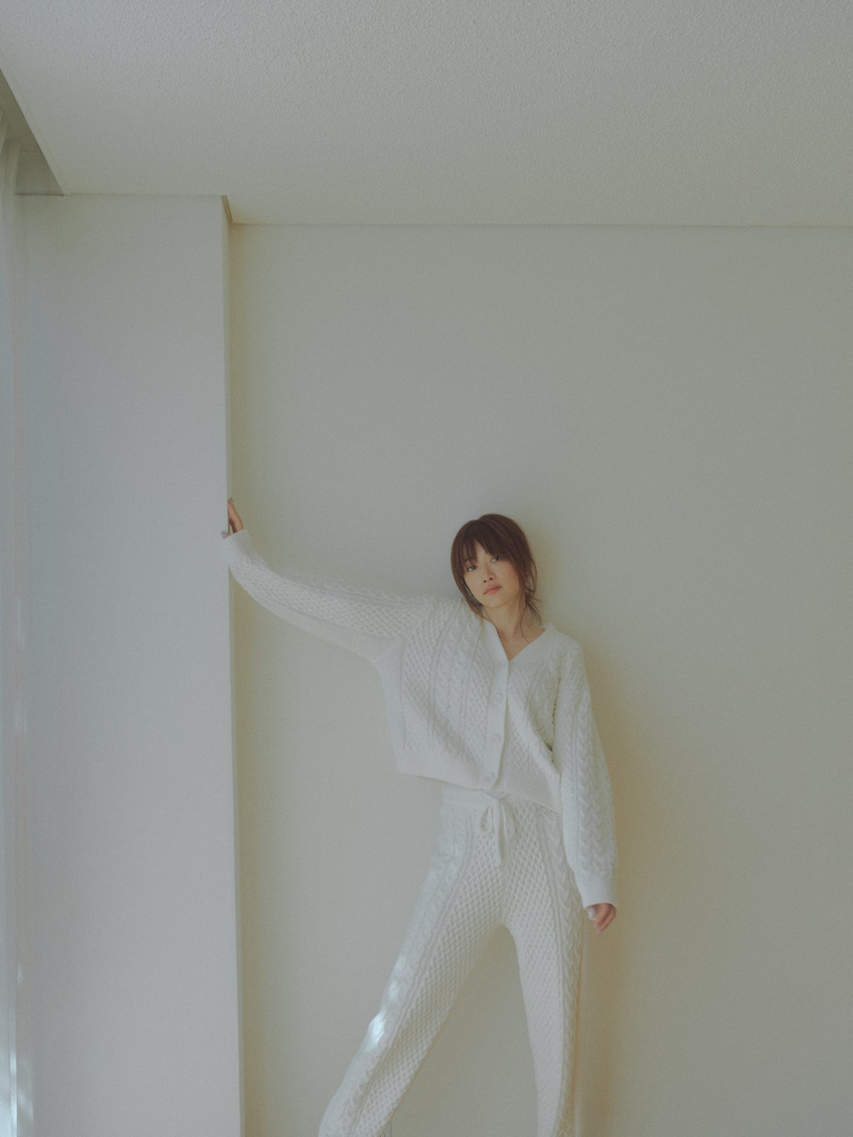 カーディガン・パンツ共にWHT