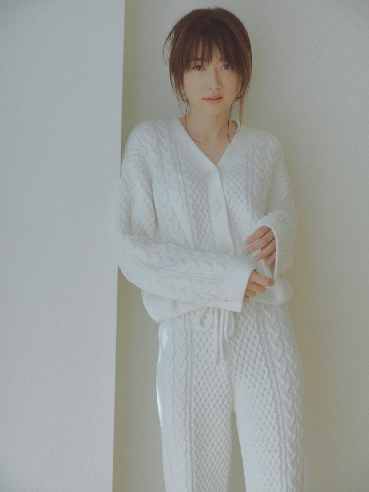 カーディガン・パンツ共にWHT