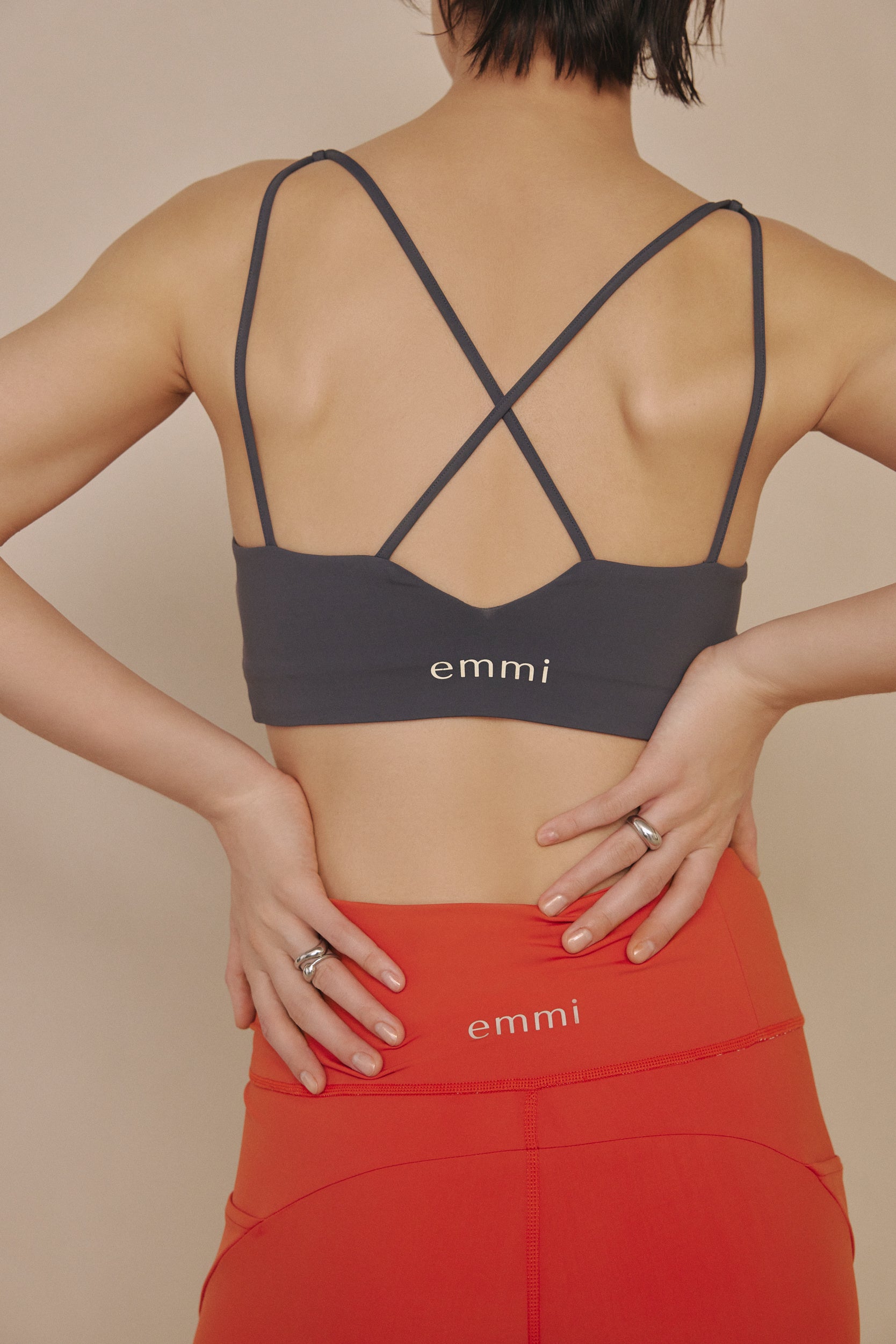 emmi(エミ)】多彩なヨガスタイルを提案するWEB企画を公開！Snow