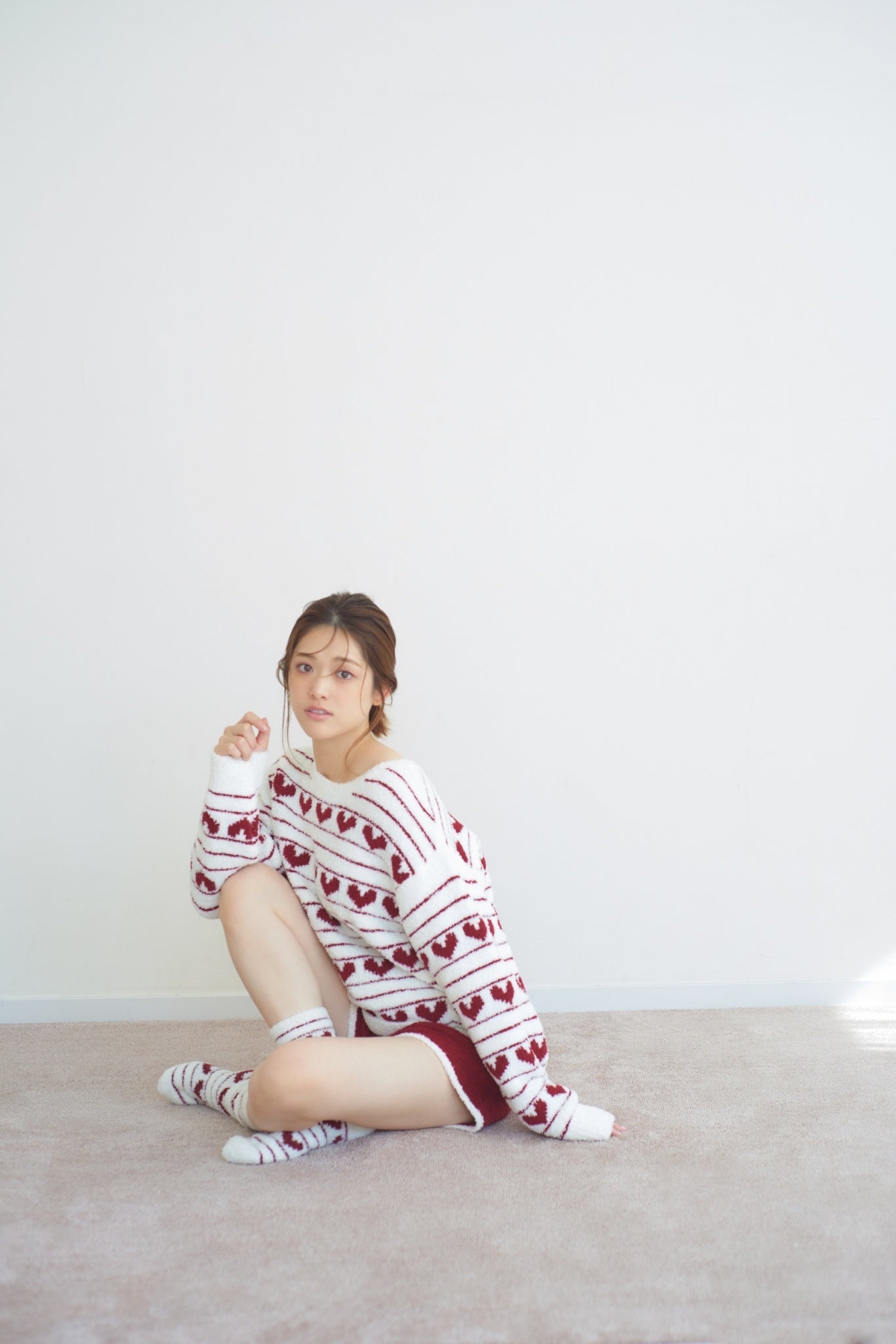 ジャガードニットプルオーバー RED・ジャガードニットショートパンツ RED・