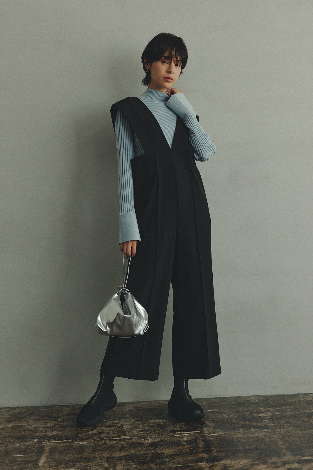 VANQUISH 2015 A/W カタログ　三辻茜　大屋夏南 emmi】モデルの大屋夏南・三辻茜を起用したホリデー企画を公開