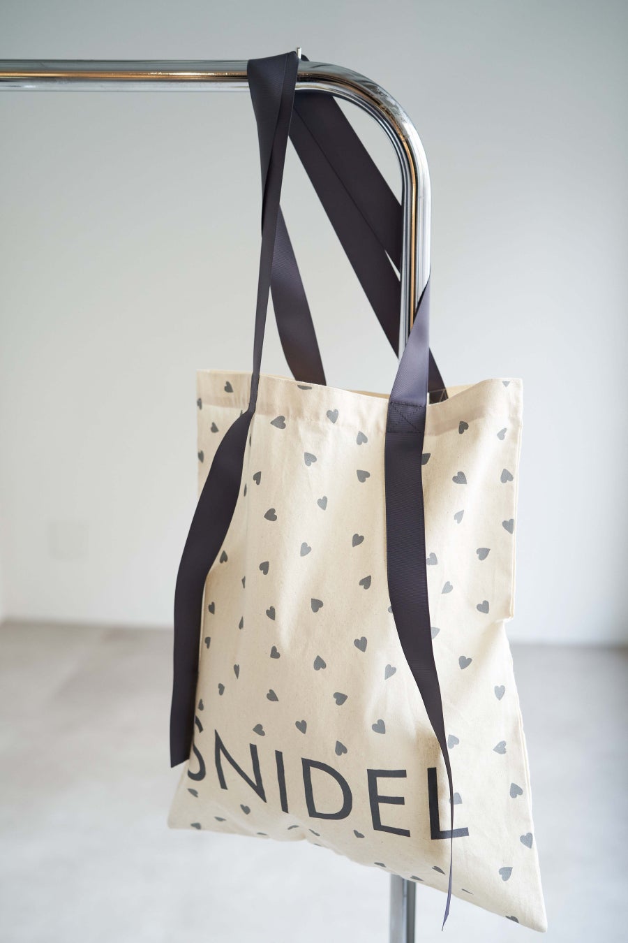 SNIDEL 京都ポルタ店がエコ・リサイクル素材を使用した店舗限定アイテムを発売!3月20日(水)から注目の新規オープン SNIDEL 京都ポルタ店がエコ・リサイクル素材を使用した店舗限定アイテムを発売!3月20日(水)から注目の新規オープン