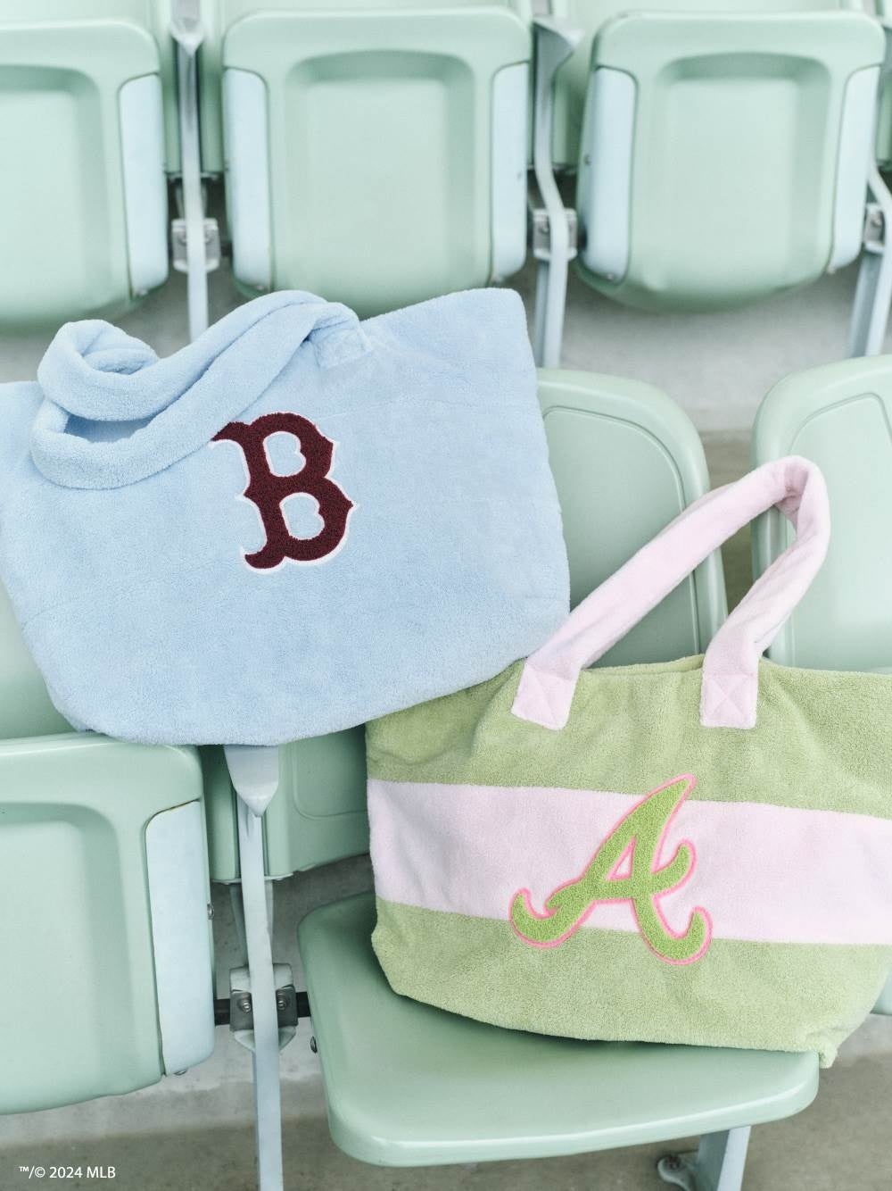 右：ボストン･レッドソックス 左：アトランタ･ブレーブス