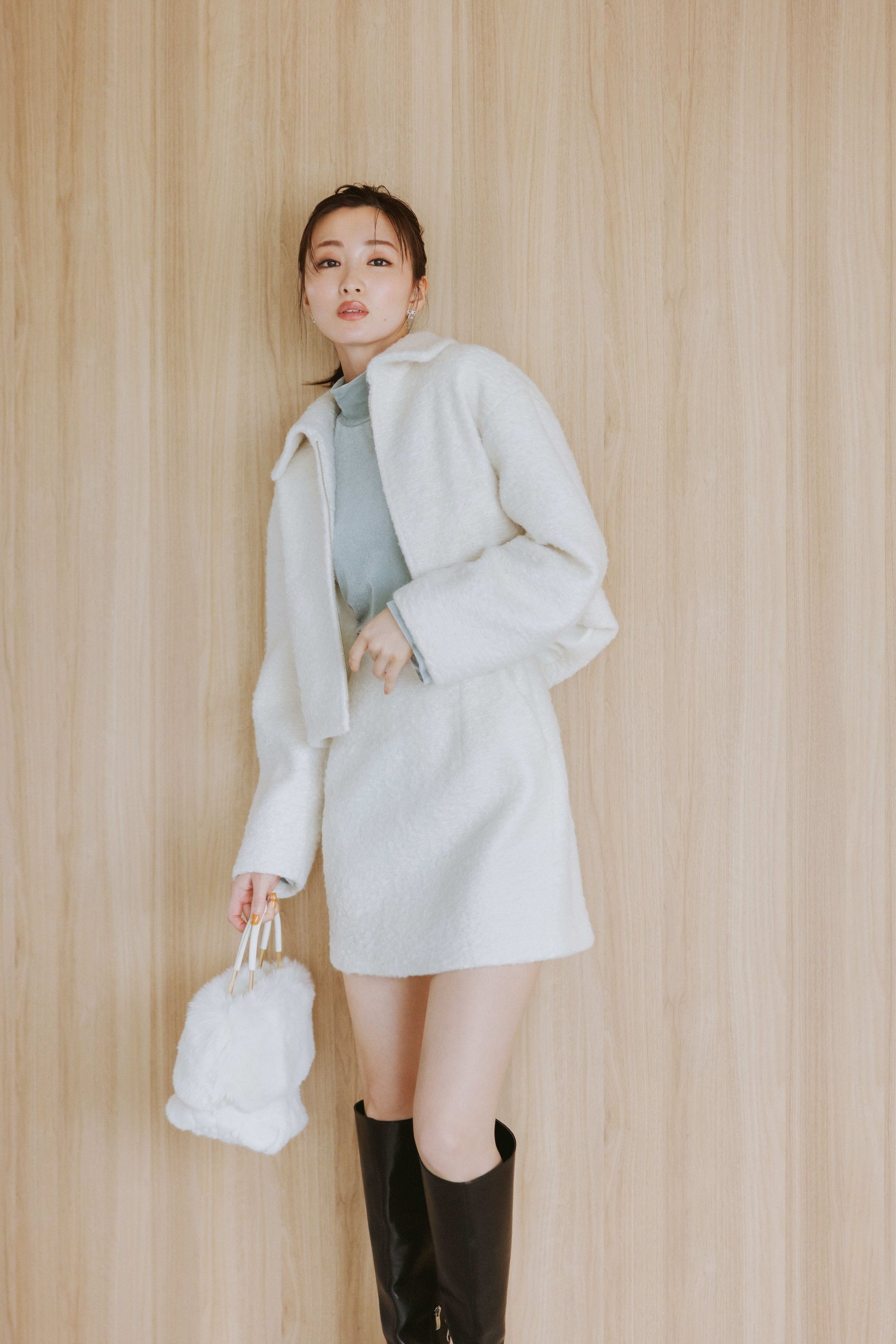 CELFORD(セルフォード)】岡崎紗絵が着こなす「Authentic Calm」を