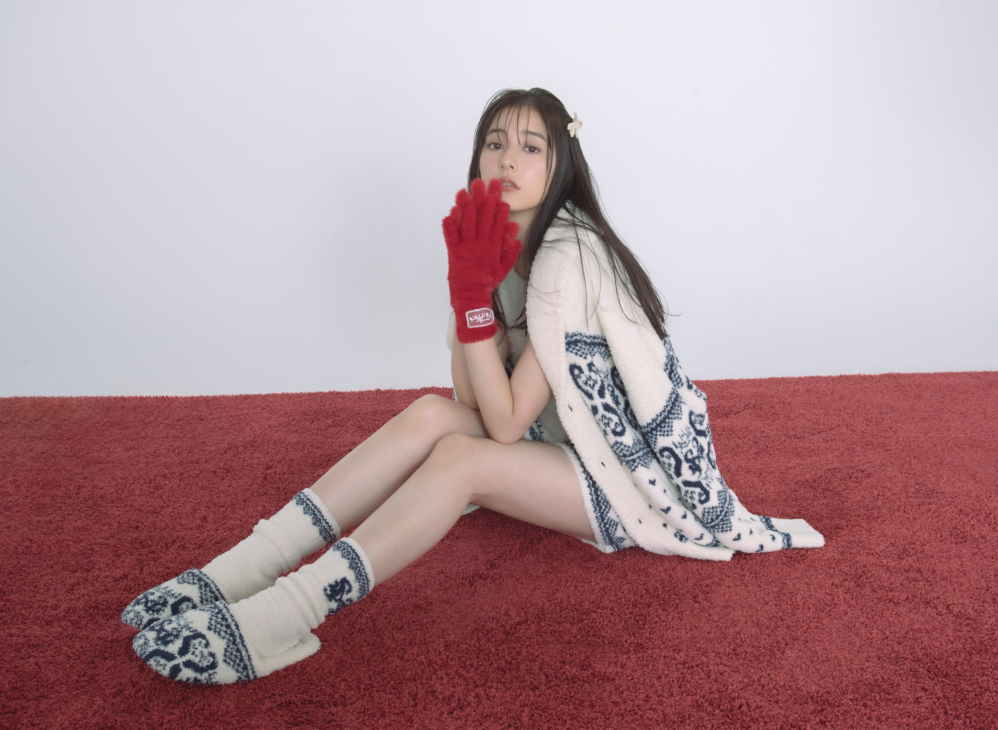 SNIDEL HOME＞新木優子が纏う、ホリデーコレクション最新LOOKを公開